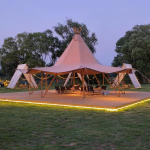 Outdoor Indian style big straw hat tent